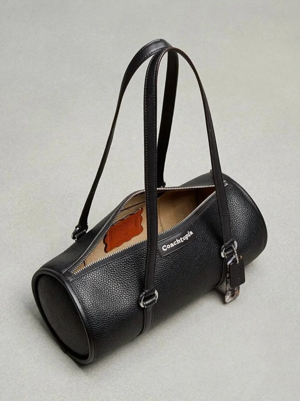 Coachtopia Barrel Bag in Black Pebbled Leather - Picture 5 of 6